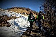 Facile, panoramica, bella escursione su strada sterrata da Avolasio ai Piani d’Artavaggio il 29 gennaio 2017  - FOTOGALLERY